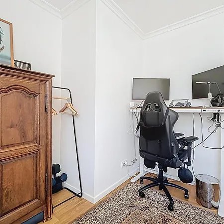 Charming Near Batignolles & Montmartre Apartment *